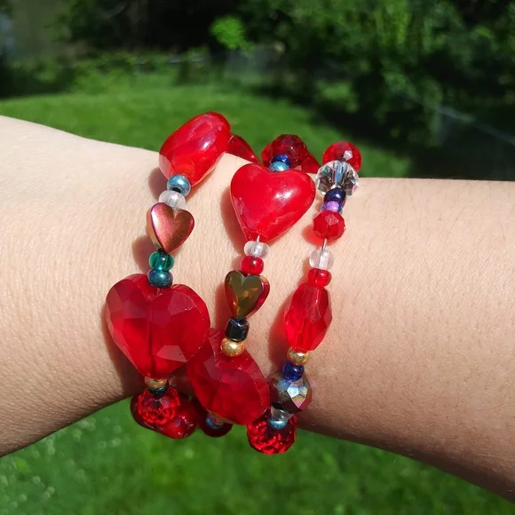Red Hearts & Hematite Beads Bracelet Crystals Glass Beads Handmade Artisan Bling - Picture 3 of 12